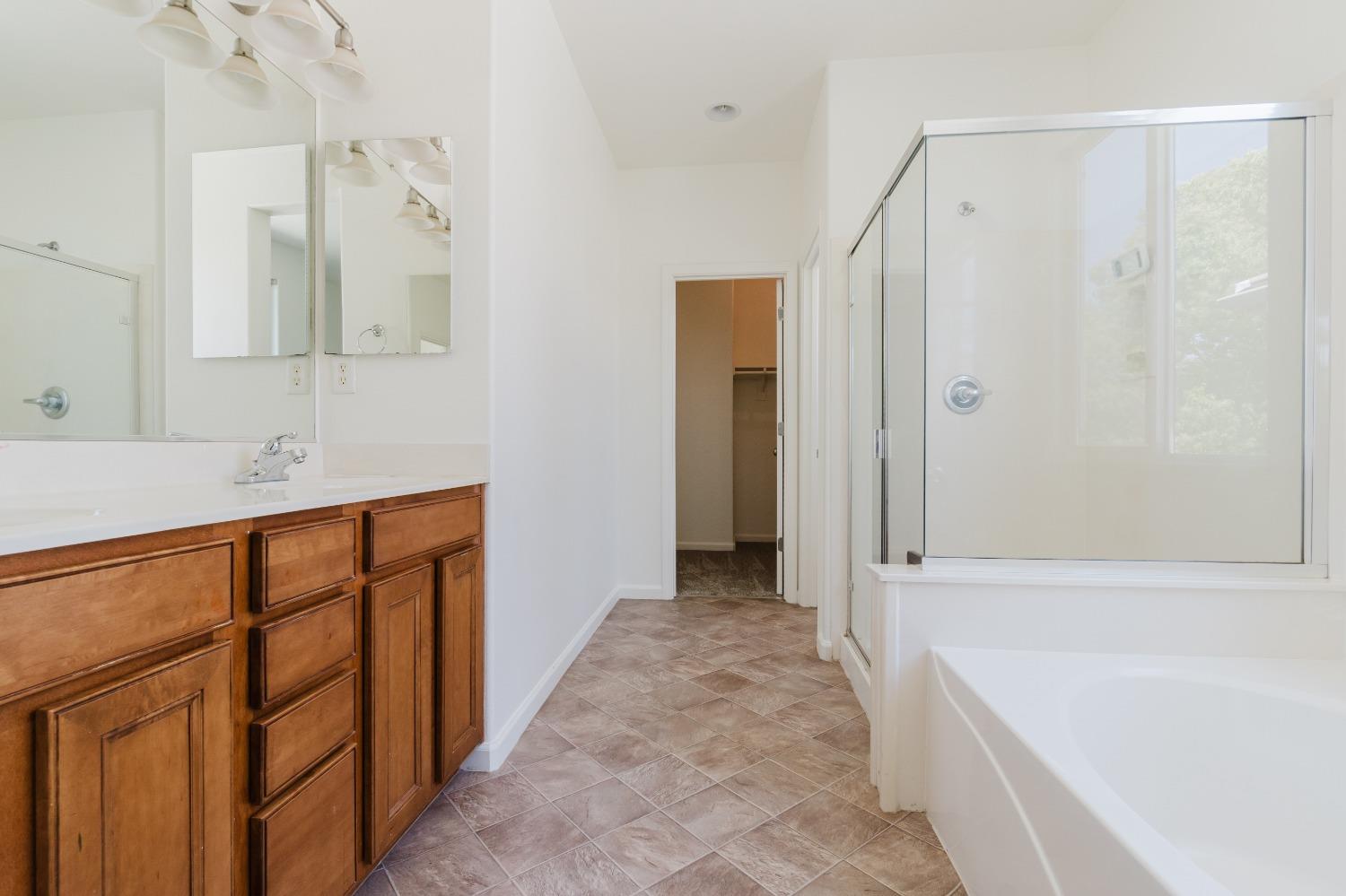 Detail Gallery Image 11 of 25 For 10931 Dutch Tulip Dr, Stockton,  CA 95209 - 4 Beds | 2/1 Baths