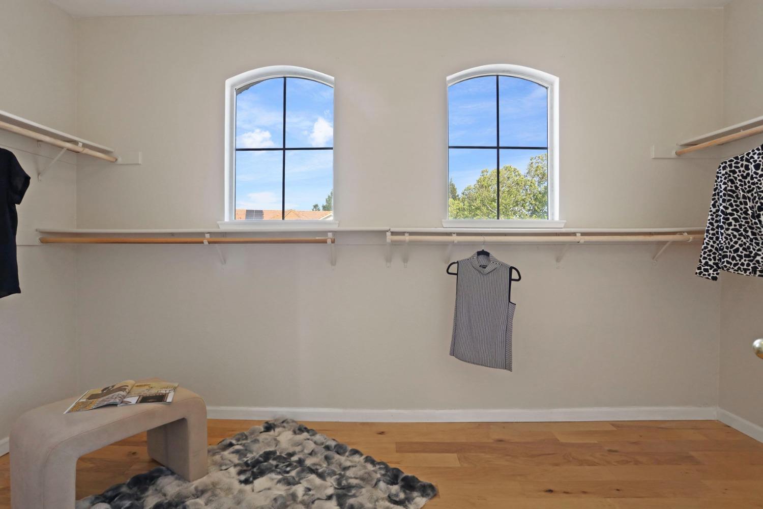 Detail Gallery Image 36 of 65 For 9572 Crystal Water Way, Elk Grove,  CA 95624 - 6 Beds | 4/1 Baths