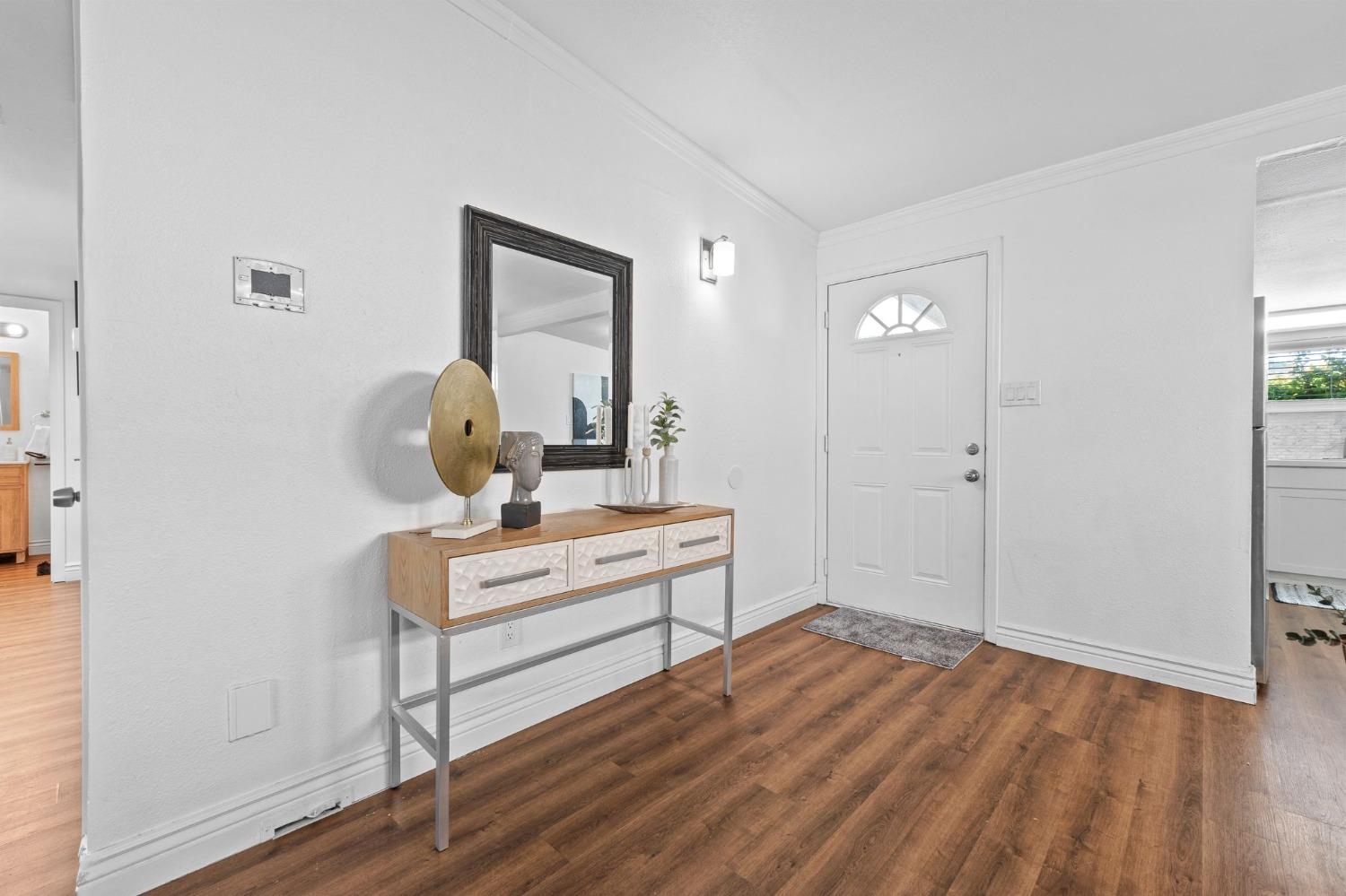 Detail Gallery Image 3 of 23 For 960 Anna St, West Sacramento,  CA 95605 - 3 Beds | 2 Baths