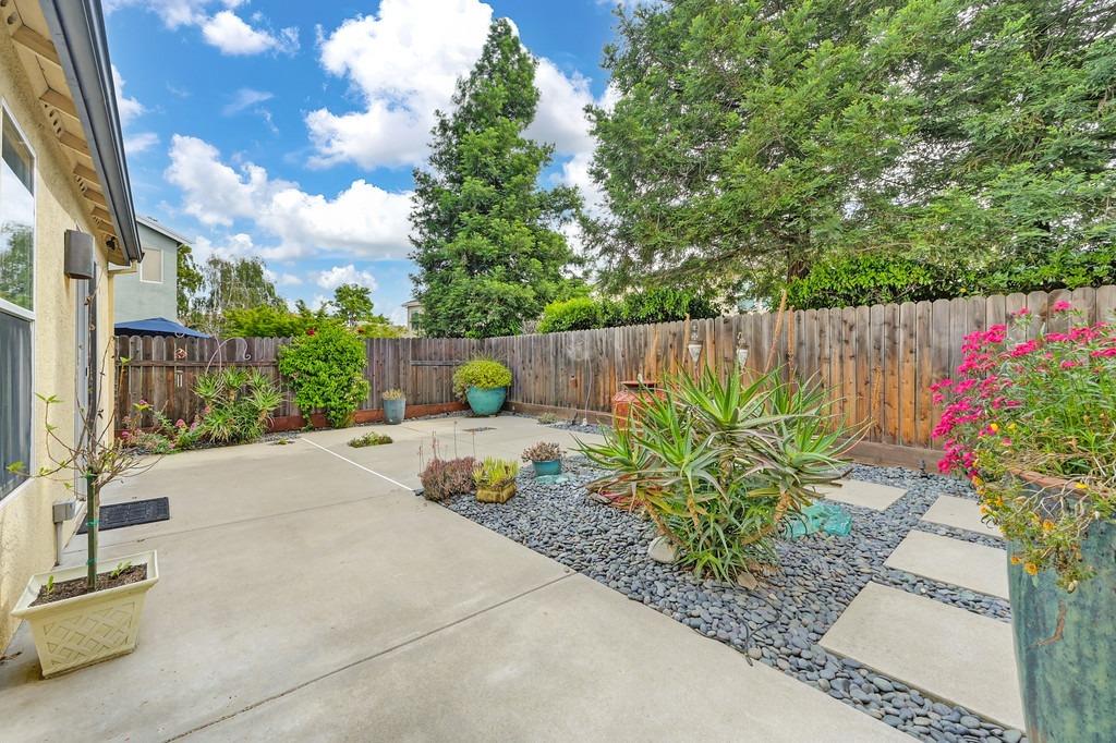 Detail Gallery Image 28 of 57 For 9577 Arcada Ct, Elk Grove,  CA 95624 - 3 Beds | 2 Baths