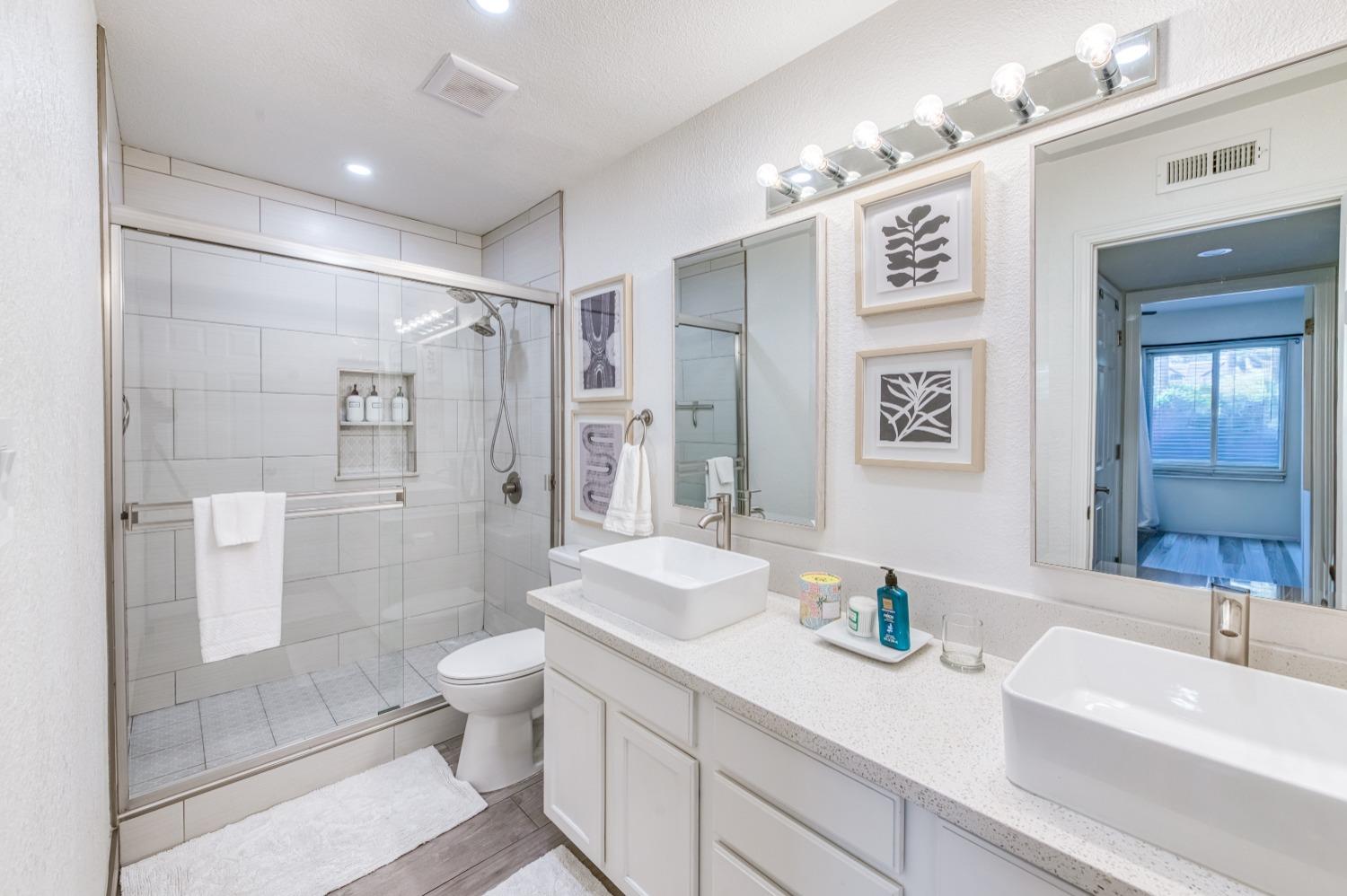 Detail Gallery Image 13 of 25 For 2881 Huntington Blvd #116,  Fresno,  CA 93721 - 1 Beds | 1 Baths