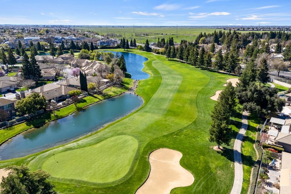 Detail Gallery Image 3 of 56 For 9608 Golf Course Ln, Elk Grove,  CA 95758 - 2 Beds | 2 Baths