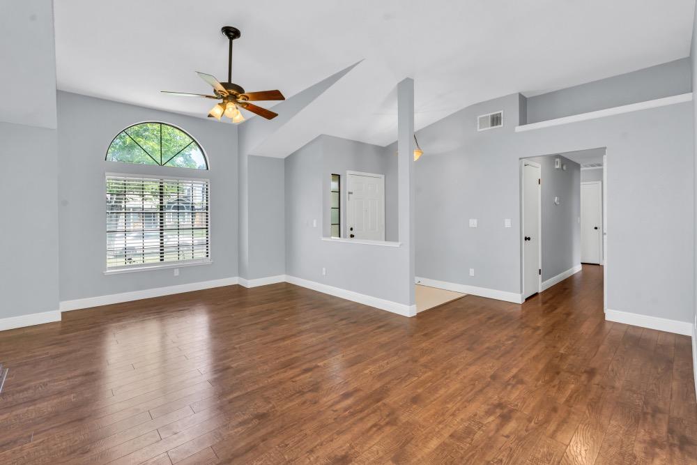 Detail Gallery Image 16 of 46 For 7008 Fall Way, Elk Grove,  CA 95758 - 3 Beds | 2 Baths