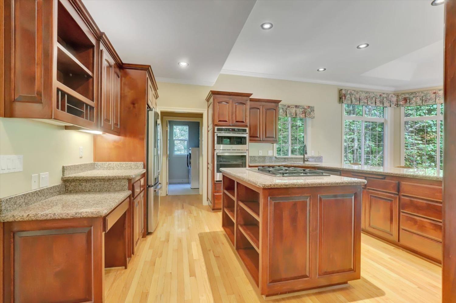 Detail Gallery Image 18 of 99 For 12857 Chatsworth Ln, Grass Valley,  CA 95945 - 4 Beds | 4/1 Baths