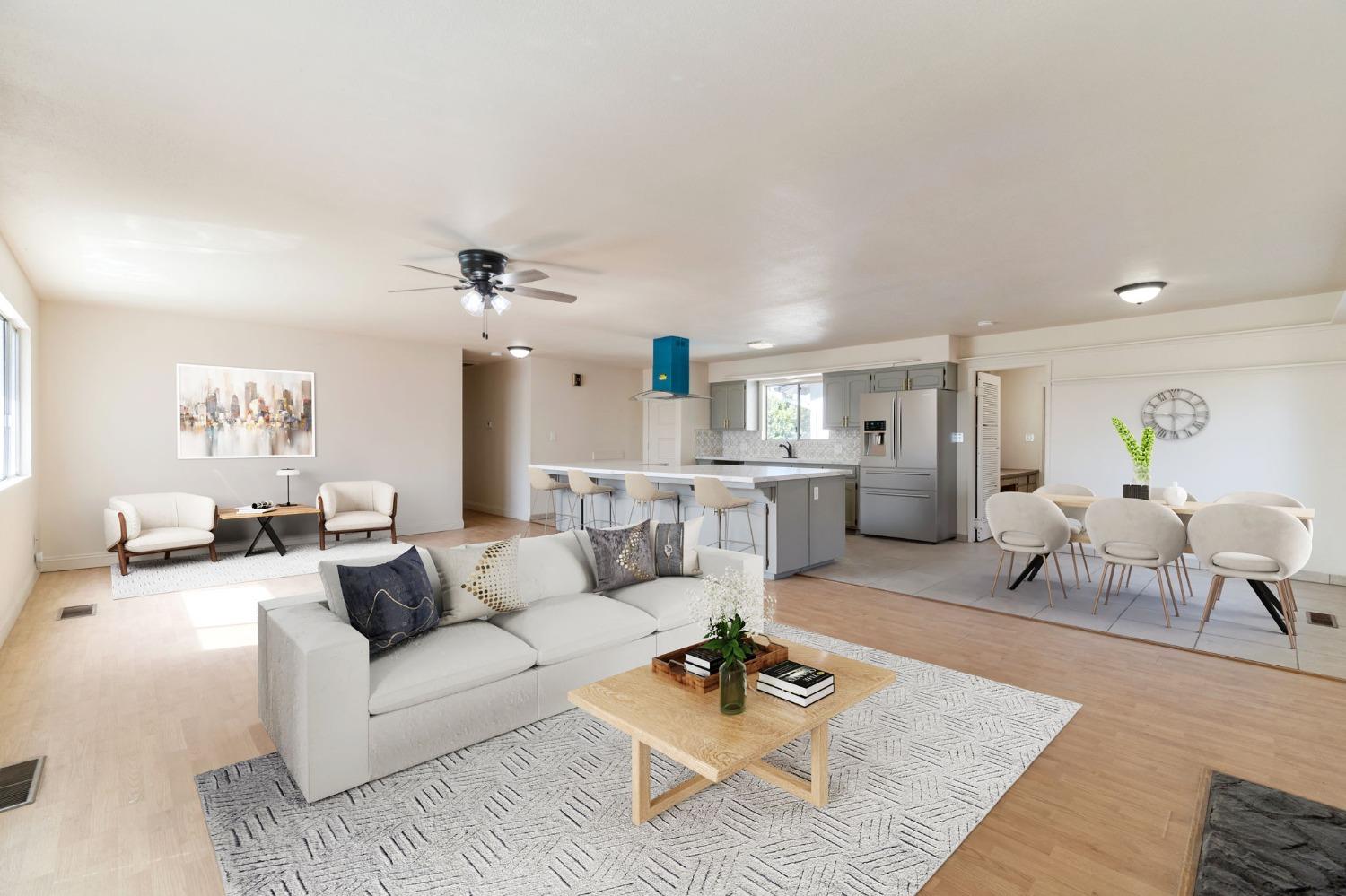 Detail Gallery Image 5 of 39 For 2738 S Fairway Ct, Visalia,  CA 93277 - 4 Beds | 2/1 Baths