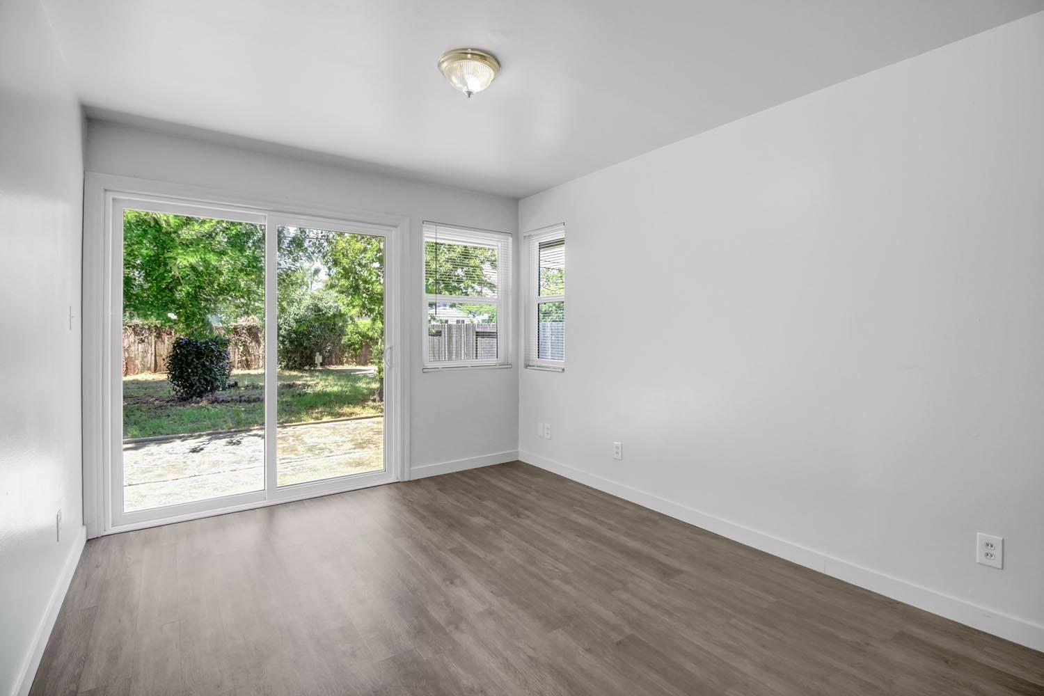 Detail Gallery Image 8 of 44 For 5720 Ortega St, Sacramento,  CA 95824 - 3 Beds | 2 Baths