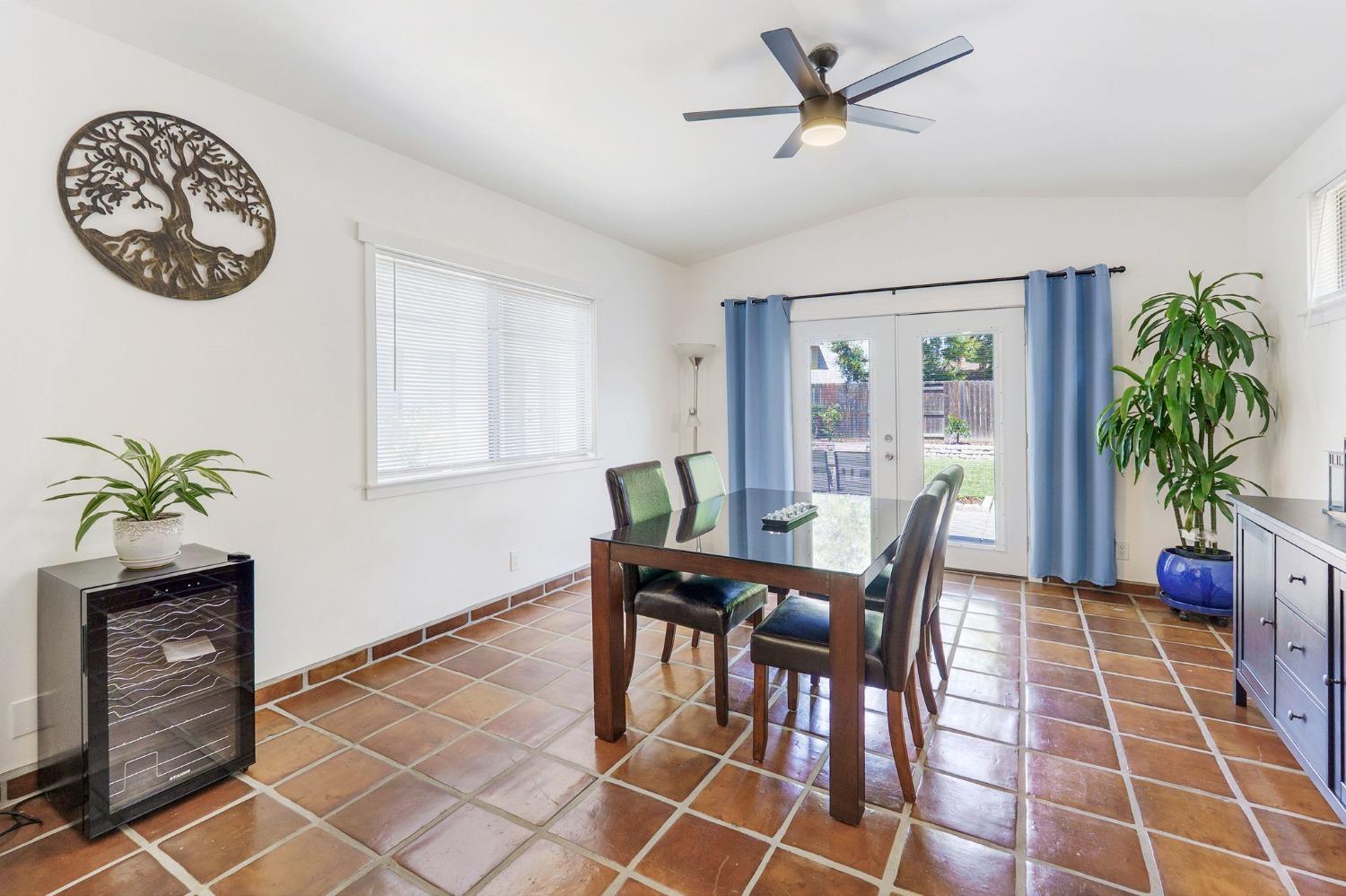 Detail Gallery Image 12 of 30 For 2821 Loyola Dr, Davis,  CA 95618 - 3 Beds | 2 Baths