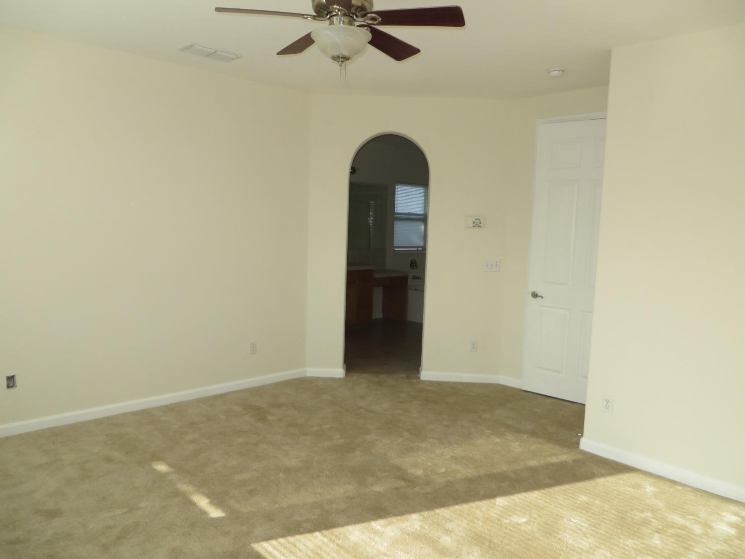 Detail Gallery Image 7 of 17 For 2120 Lonnie Beck Way, Stockton,  CA 95209 - 4 Beds | 2/1 Baths