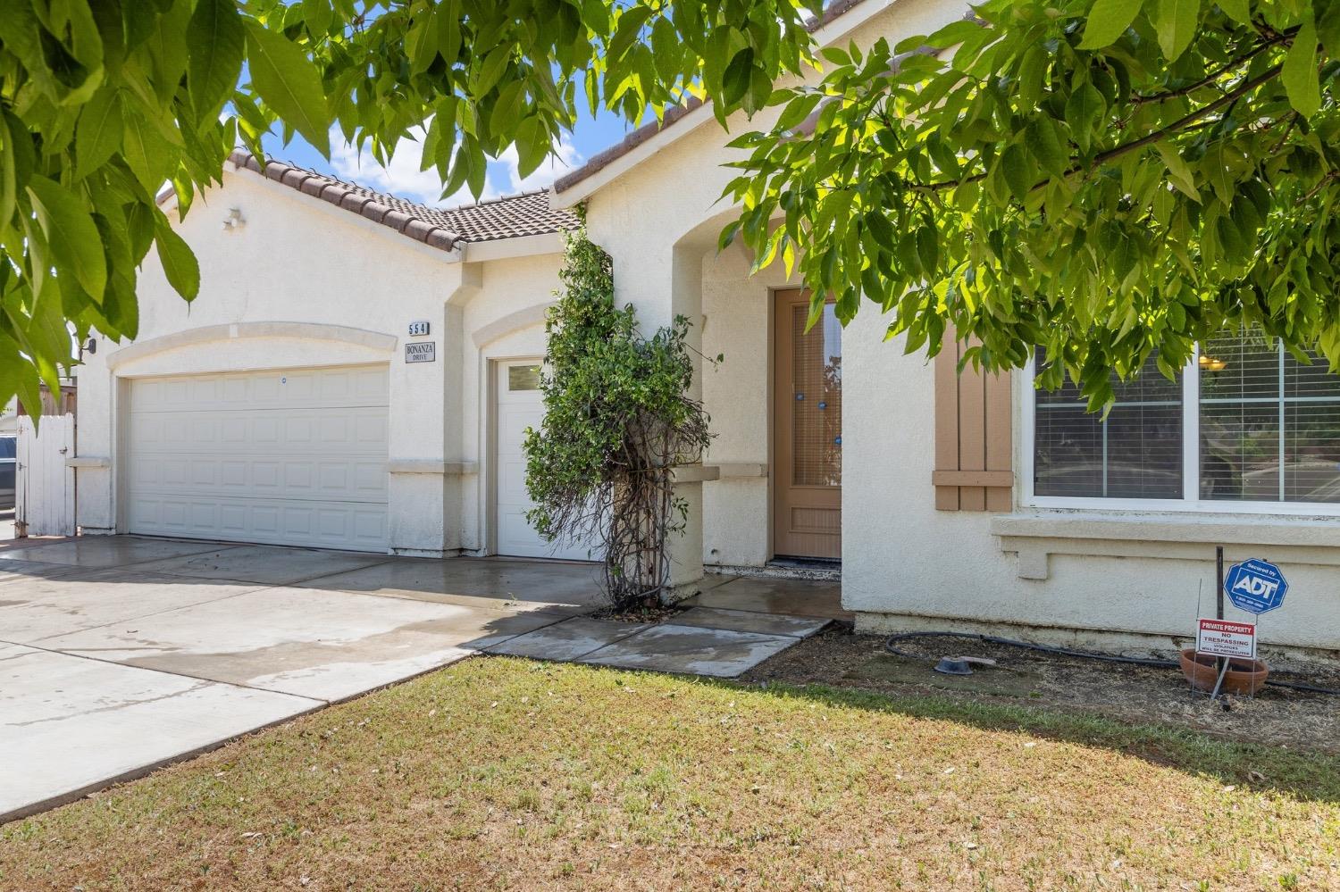 Detail Gallery Image 3 of 38 For 554 Bonanza Dr, Newman,  CA 95360 - 3 Beds | 2 Baths
