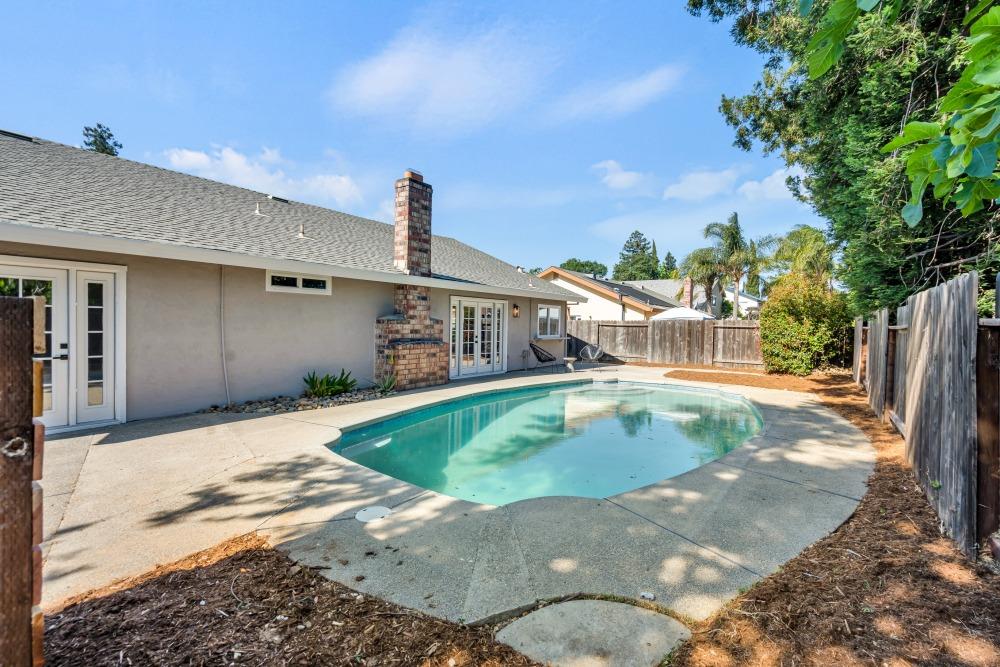 Detail Gallery Image 30 of 33 For 9049 Meadowsweet Way, Elk Grove,  CA 95624 - 4 Beds | 2 Baths