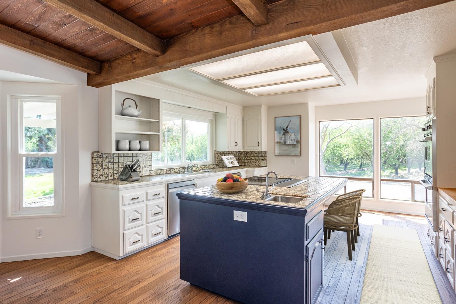 Detail Gallery Image 6 of 40 For 8711 Shoemake Ave, Modesto,  CA 95358 - 4 Beds | 4 Baths