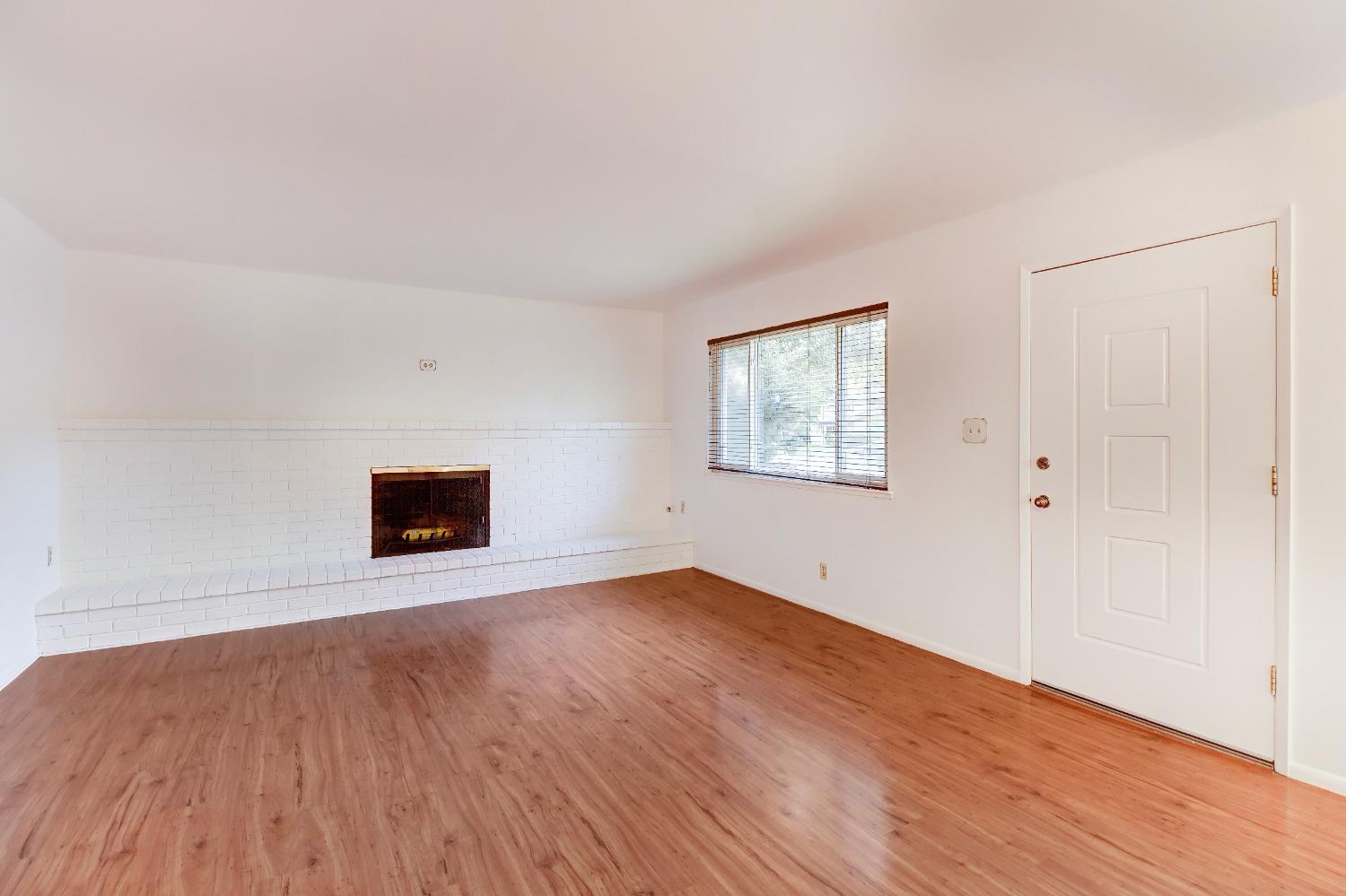 Detail Gallery Image 7 of 22 For 1914 El Paso Ave #1,  Davis,  CA 95618 - 2 Beds | 1 Baths
