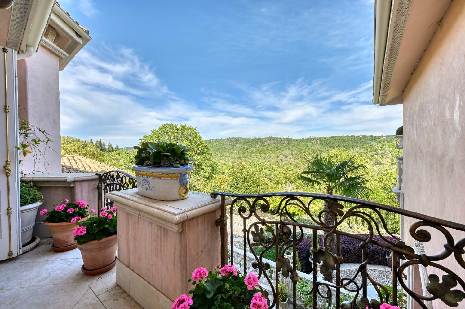 Detail Gallery Image 43 of 88 For 2020 Kaila Way, El Dorado Hills,  CA 95762 - 5 Beds | 6/1 Baths