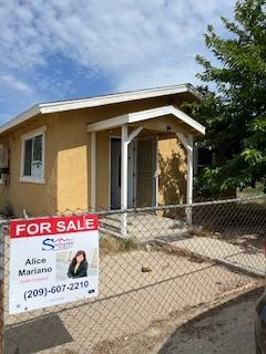 Detail Gallery Image 1 of 9 For 428 Madera St, Maricopa,  CA 93252 - 2 Beds | 1 Baths