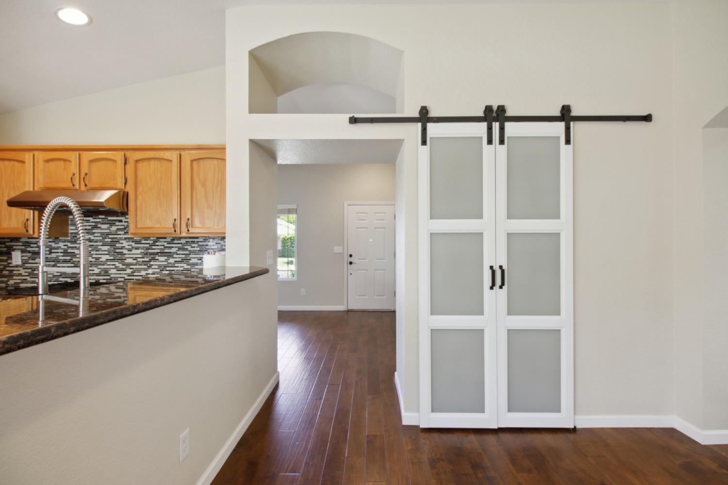 Detail Gallery Image 23 of 57 For 10092 Teddington Way, Elk Grove,  CA 95624 - 3 Beds | 2 Baths