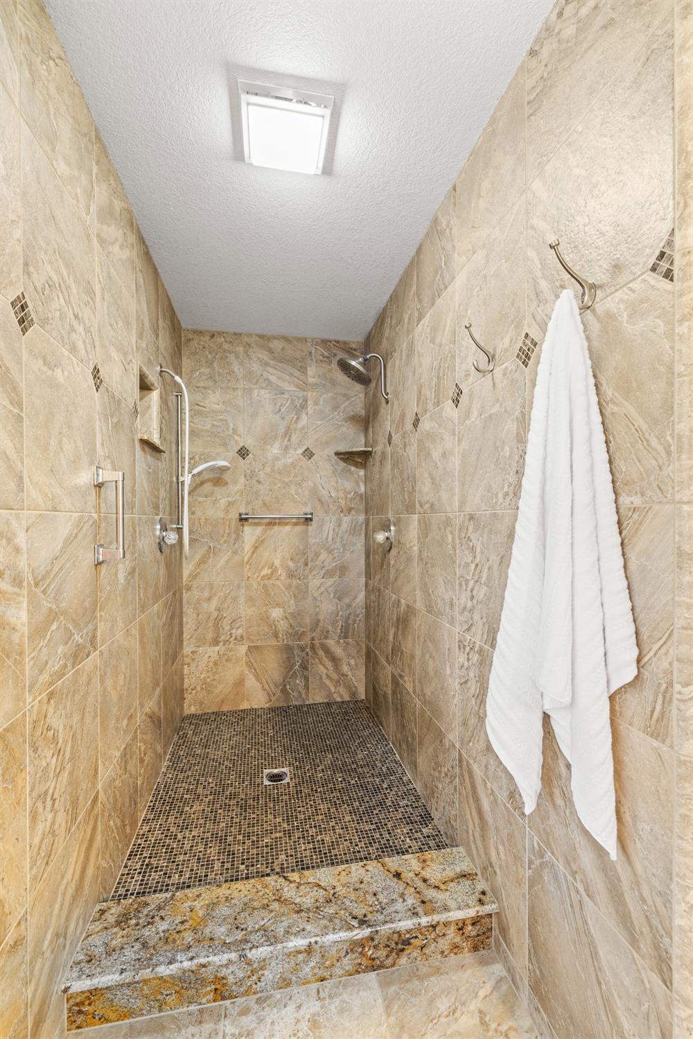 Detail Gallery Image 23 of 69 For 2060 Onion Flat, Cool,  CA 95614 - 4 Beds | 3 Baths