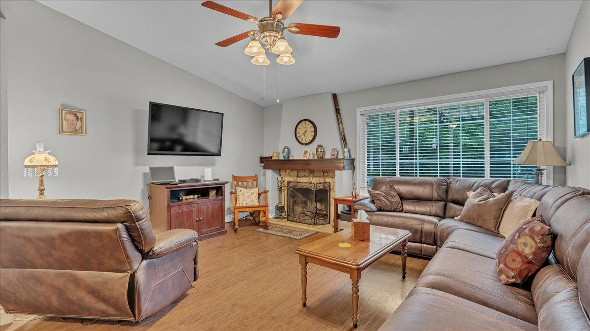 Detail Gallery Image 8 of 37 For 7251 Starflower Dr, Citrus Heights,  CA 95621 - 4 Beds | 2 Baths
