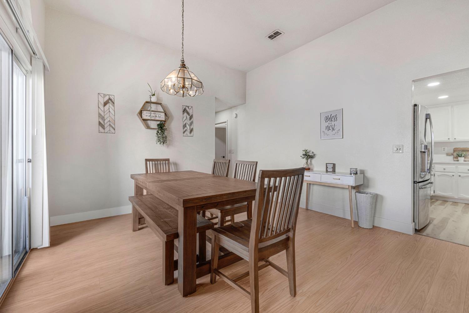 Detail Gallery Image 17 of 36 For 7101 Sutherland Way, Elk Grove,  CA 95758 - 3 Beds | 2 Baths