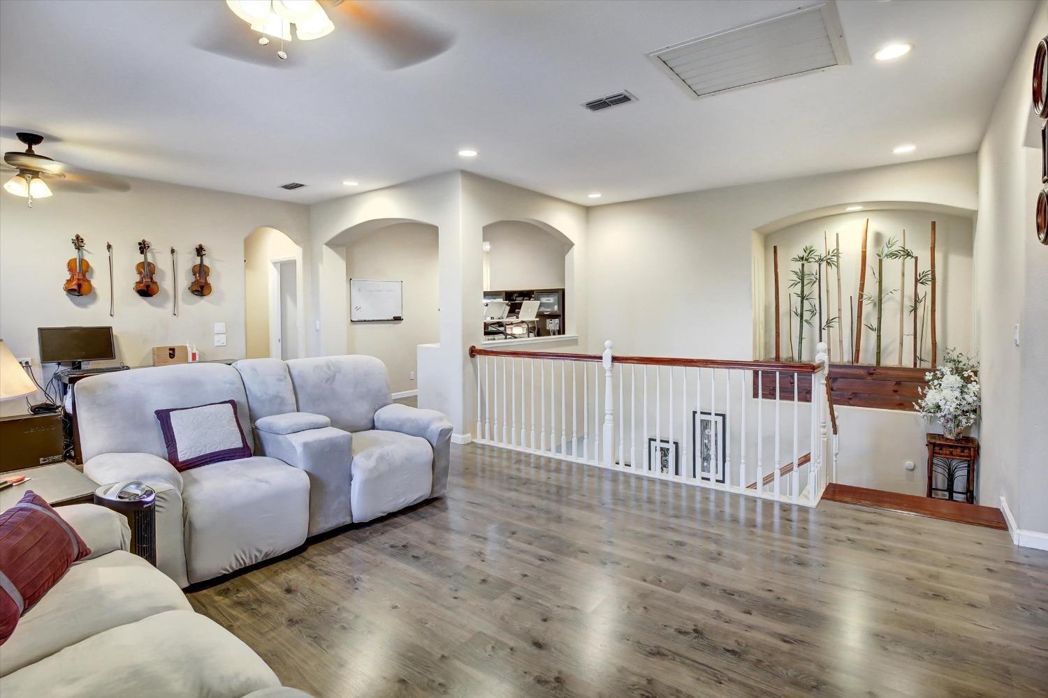Detail Gallery Image 27 of 65 For 9500 Chicory Field Way, Elk Grove,  CA 95624 - 5 Beds | 4 Baths
