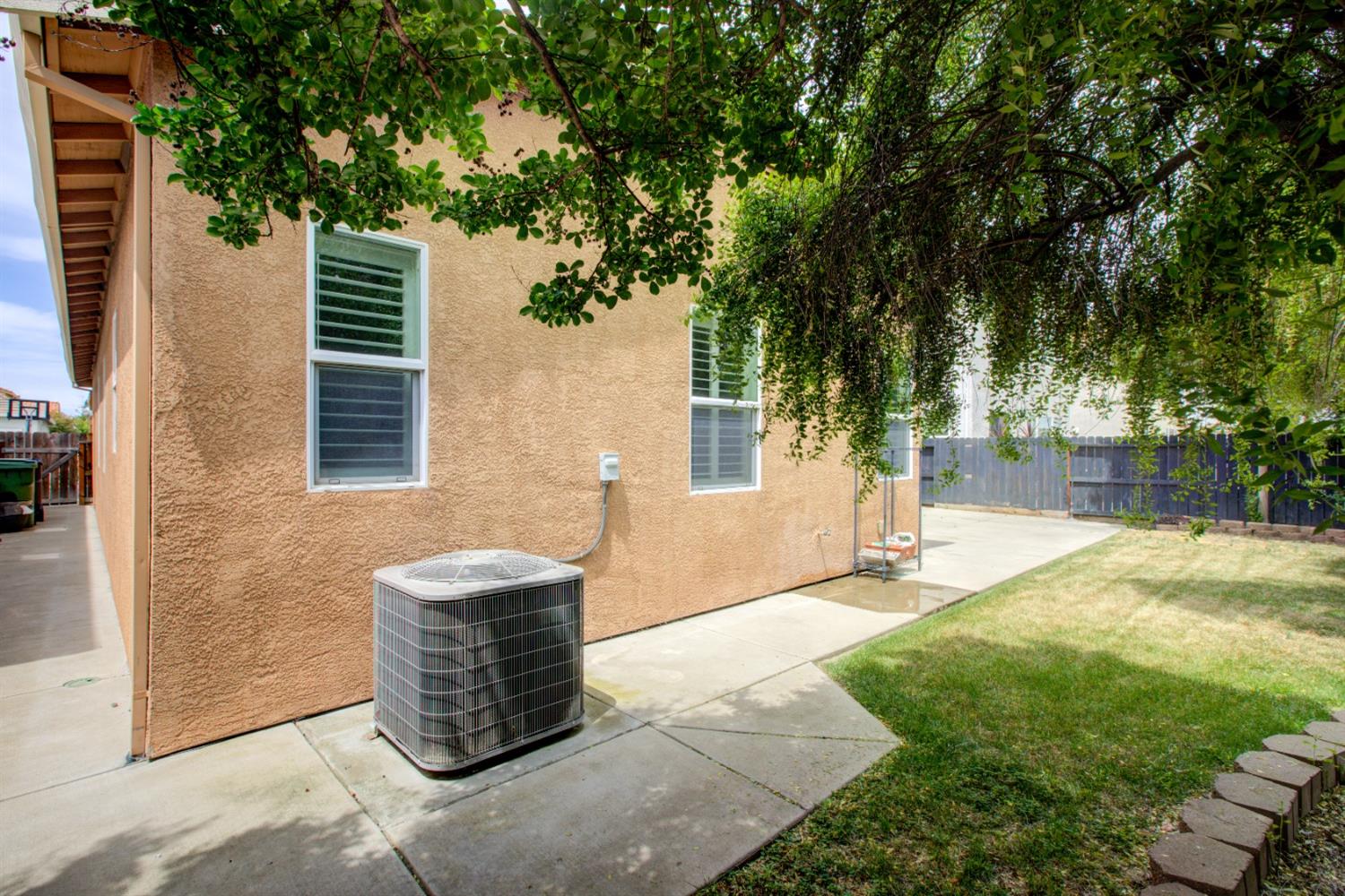 Detail Gallery Image 16 of 37 For 3804 Apple Blossom Ln, Turlock,  CA 95382 - 3 Beds | 2 Baths