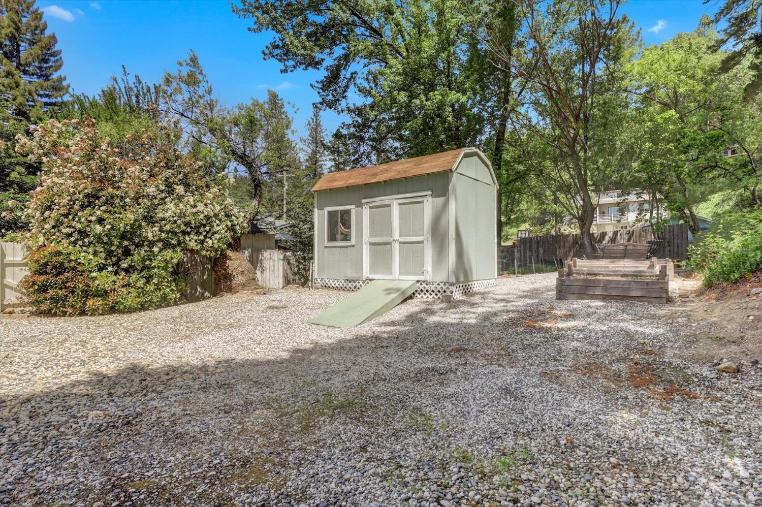 June Drive, Grass Valley, California image 32