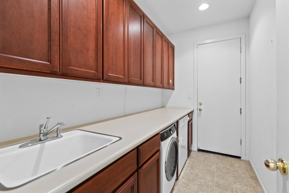 Detail Gallery Image 36 of 56 For 9608 Golf Course Ln, Elk Grove,  CA 95758 - 2 Beds | 2 Baths