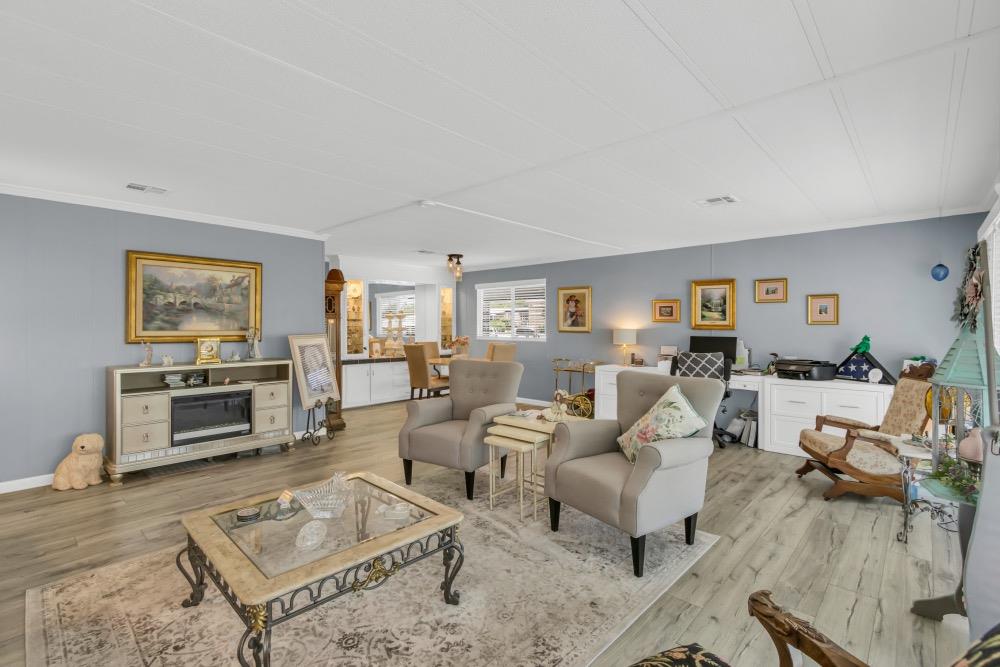 Detail Gallery Image 7 of 63 For 198 Shadowbrook Dr, Folsom,  CA 95630 - 2 Beds | 2 Baths
