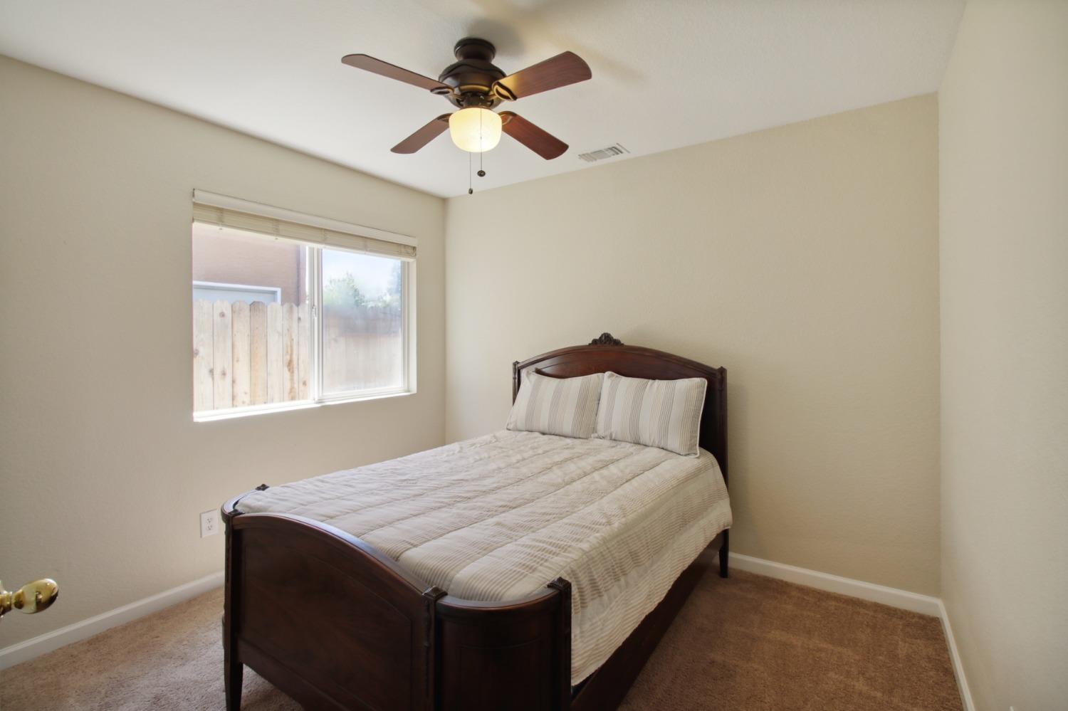 Detail Gallery Image 32 of 57 For 10092 Teddington Way, Elk Grove,  CA 95624 - 3 Beds | 2 Baths