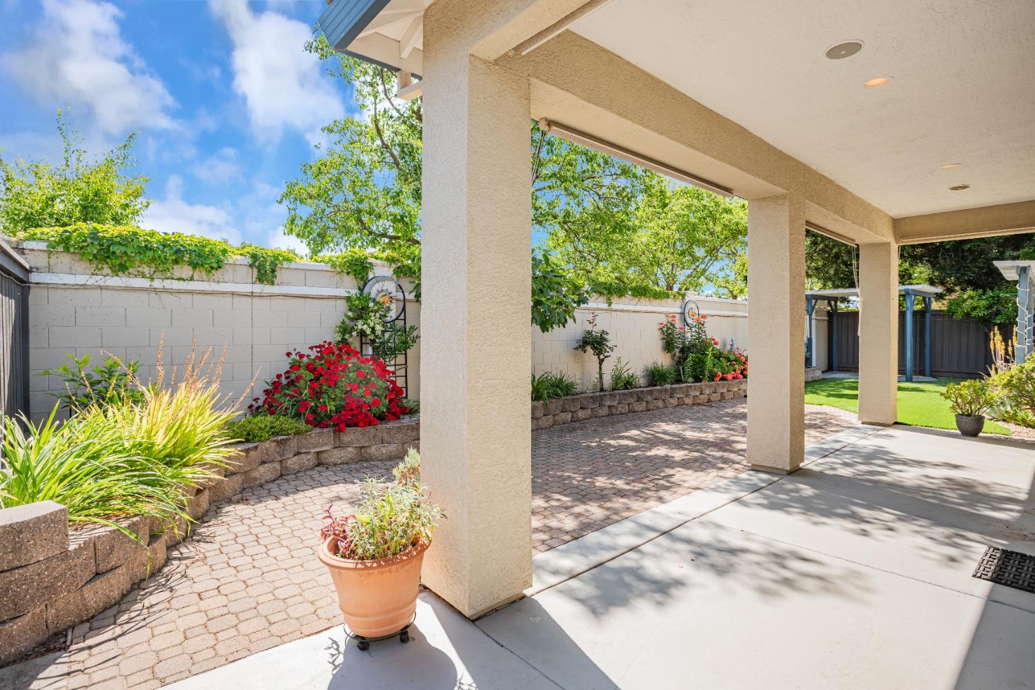 Detail Gallery Image 21 of 26 For 9505 Emerald Cove Ln, Elk Grove,  CA 95758 - 3 Beds | 2 Baths