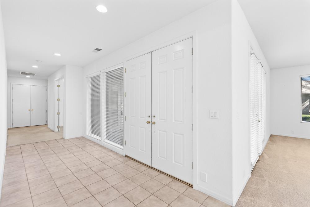 Detail Gallery Image 10 of 56 For 9608 Golf Course Ln, Elk Grove,  CA 95758 - 2 Beds | 2 Baths