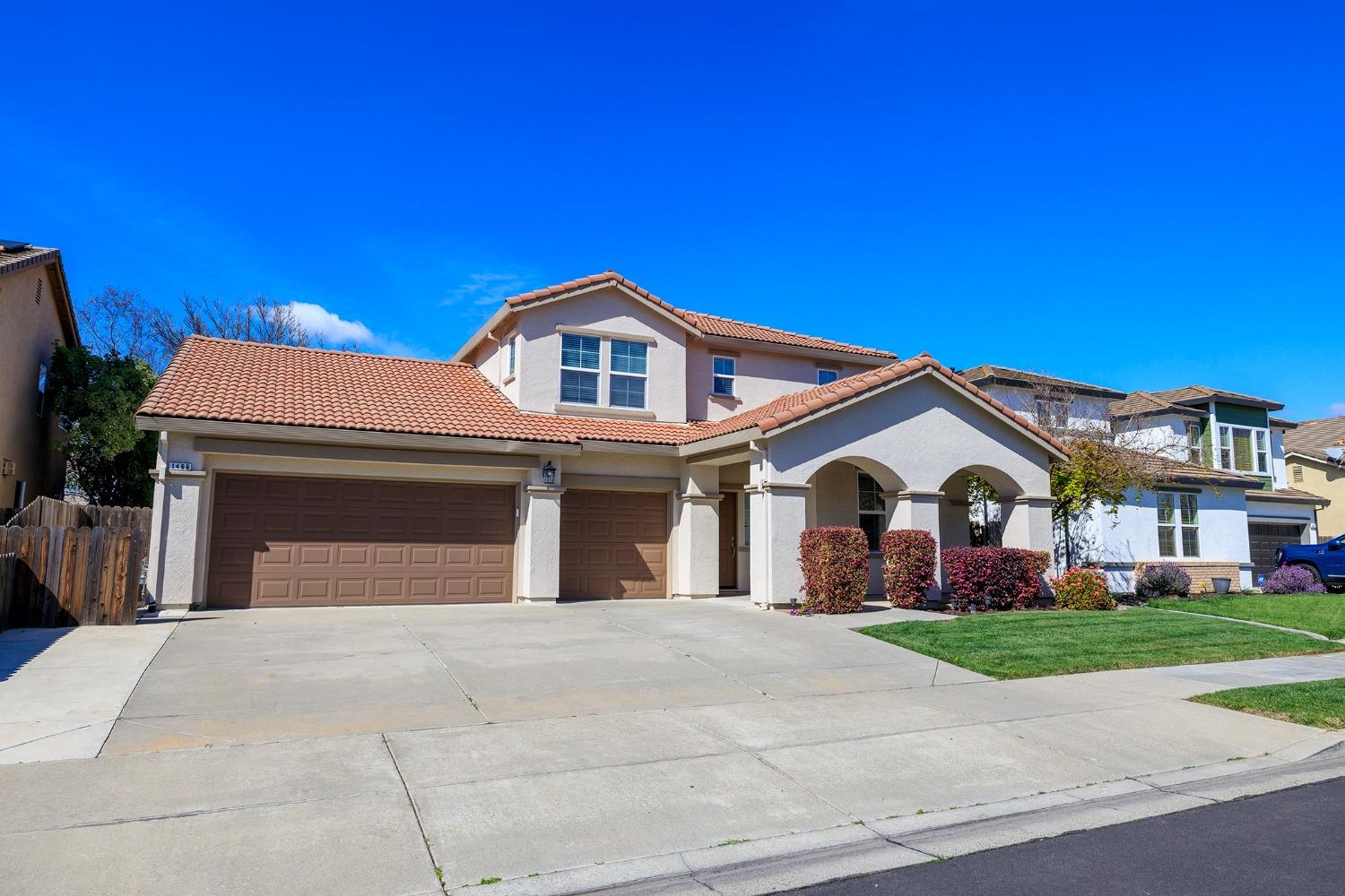 Detail Gallery Image 7 of 53 For 1466 Grand Oak Way, Oakdale,  CA 95361 - 5 Beds | 3 Baths