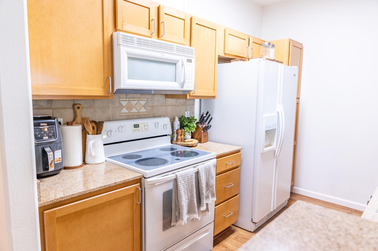 Photo #7: 225057802 Listing: Photo #7