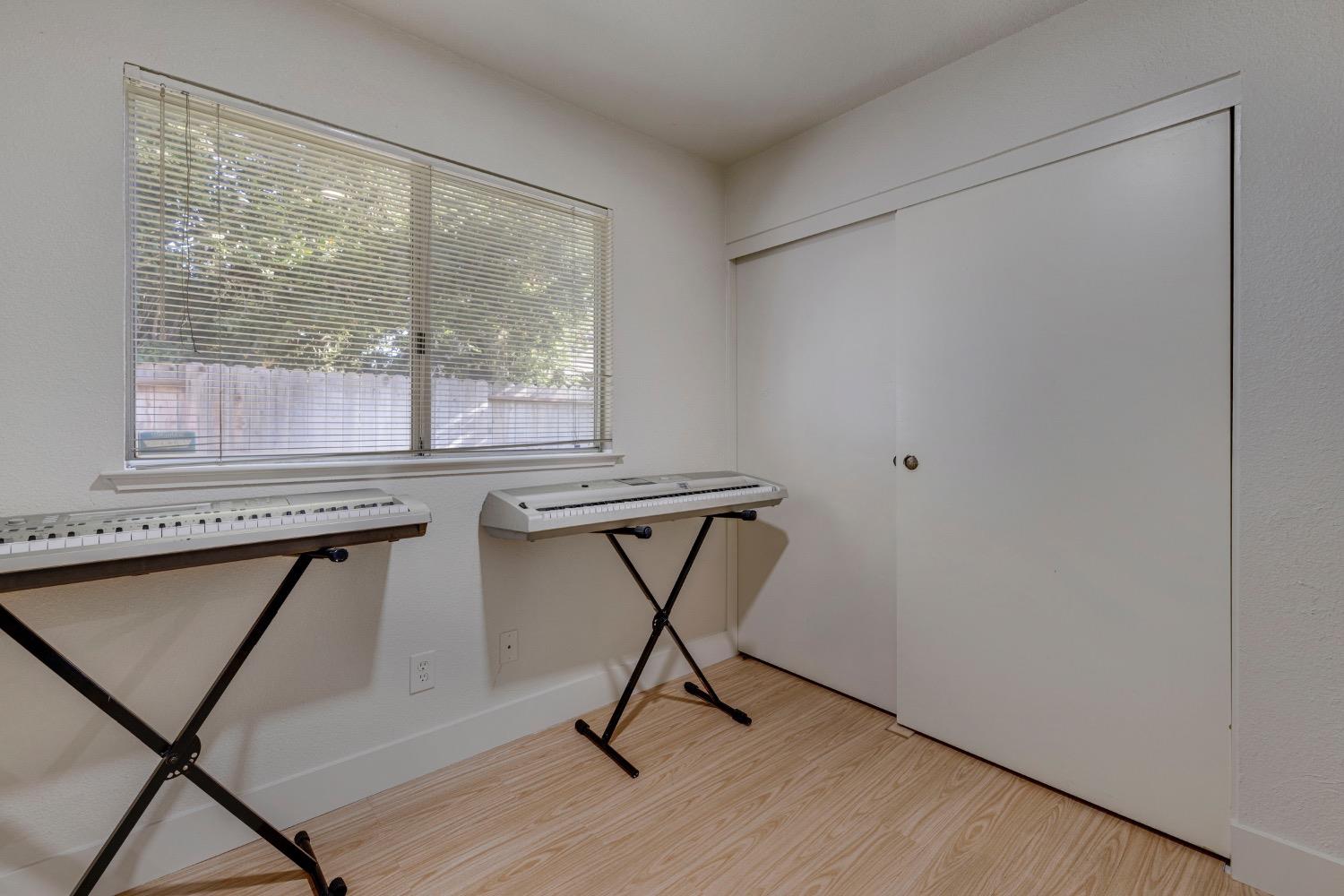 Detail Gallery Image 32 of 36 For 7101 Sutherland Way, Elk Grove,  CA 95758 - 3 Beds | 2 Baths