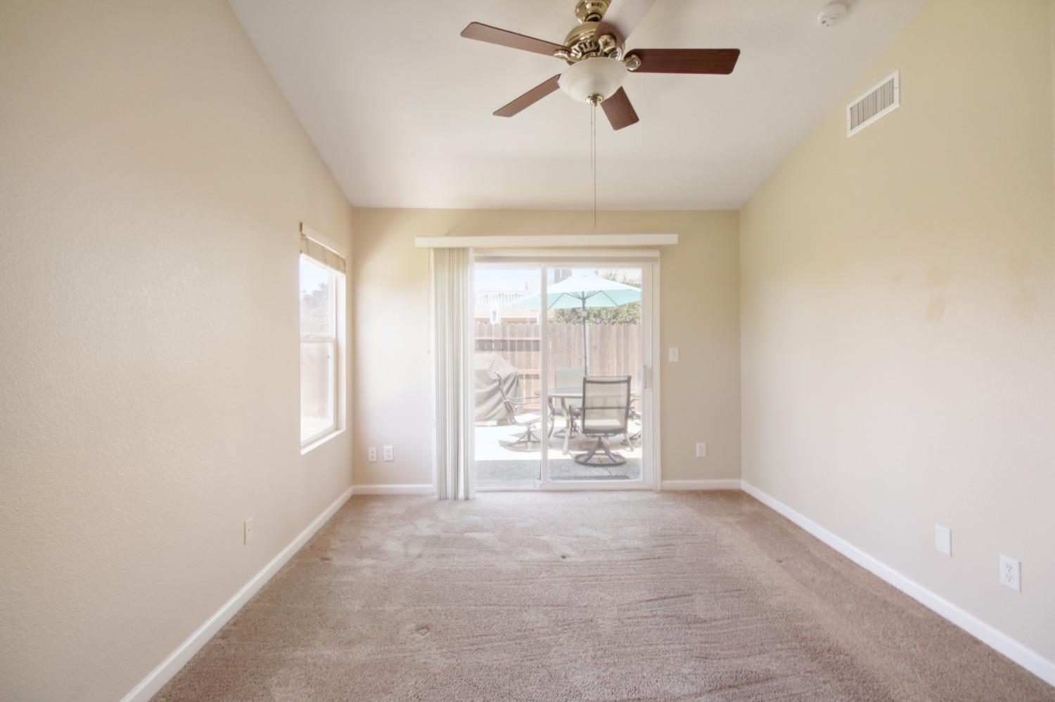 Detail Gallery Image 25 of 57 For 10092 Teddington Way, Elk Grove,  CA 95624 - 3 Beds | 2 Baths