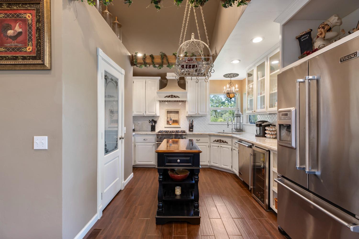 Detail Gallery Image 16 of 65 For 100 W Church Ln, Sonora,  CA 95370 - 4 Beds | 4 Baths