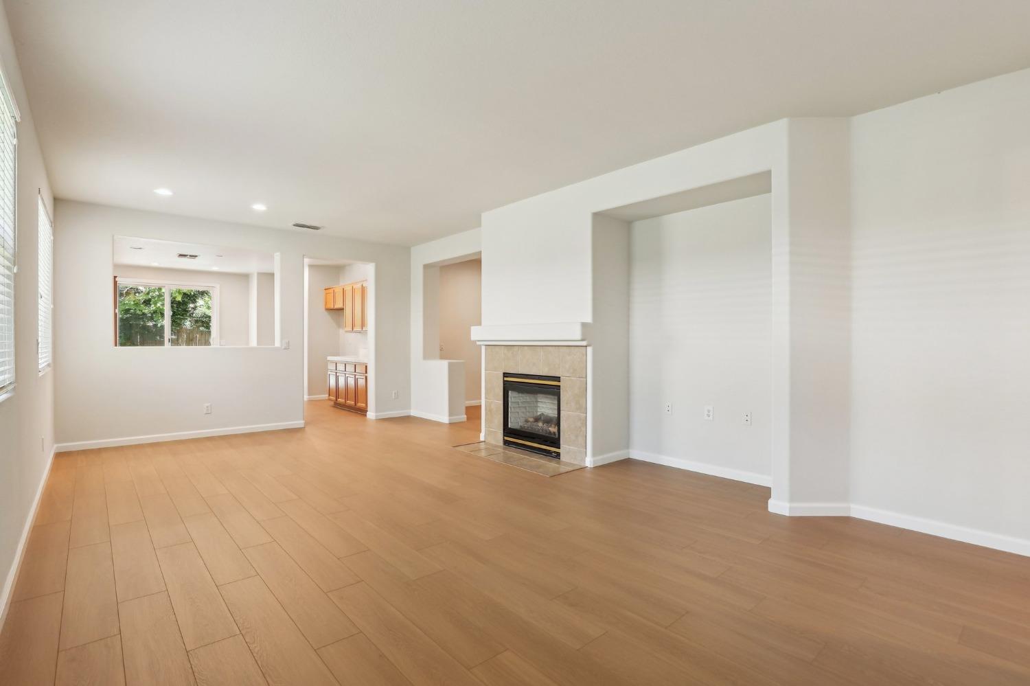 Detail Gallery Image 14 of 43 For 1707 Danbrook Dr, Sacramento,  CA 95835 - 3 Beds | 2 Baths