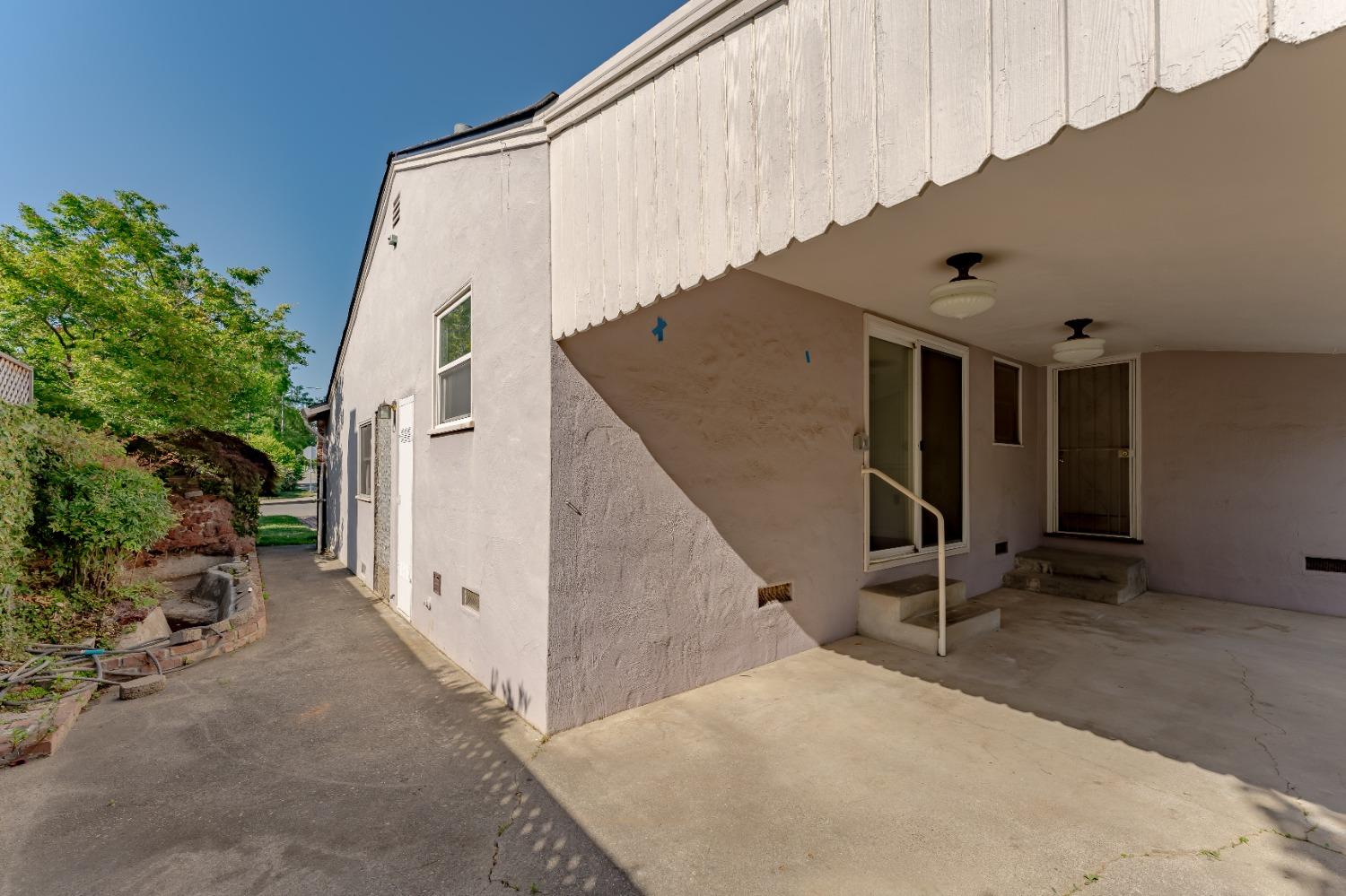 Detail Gallery Image 25 of 33 For 5936 11th Ave, Sacramento,  CA 95820 - 3 Beds | 1 Baths
