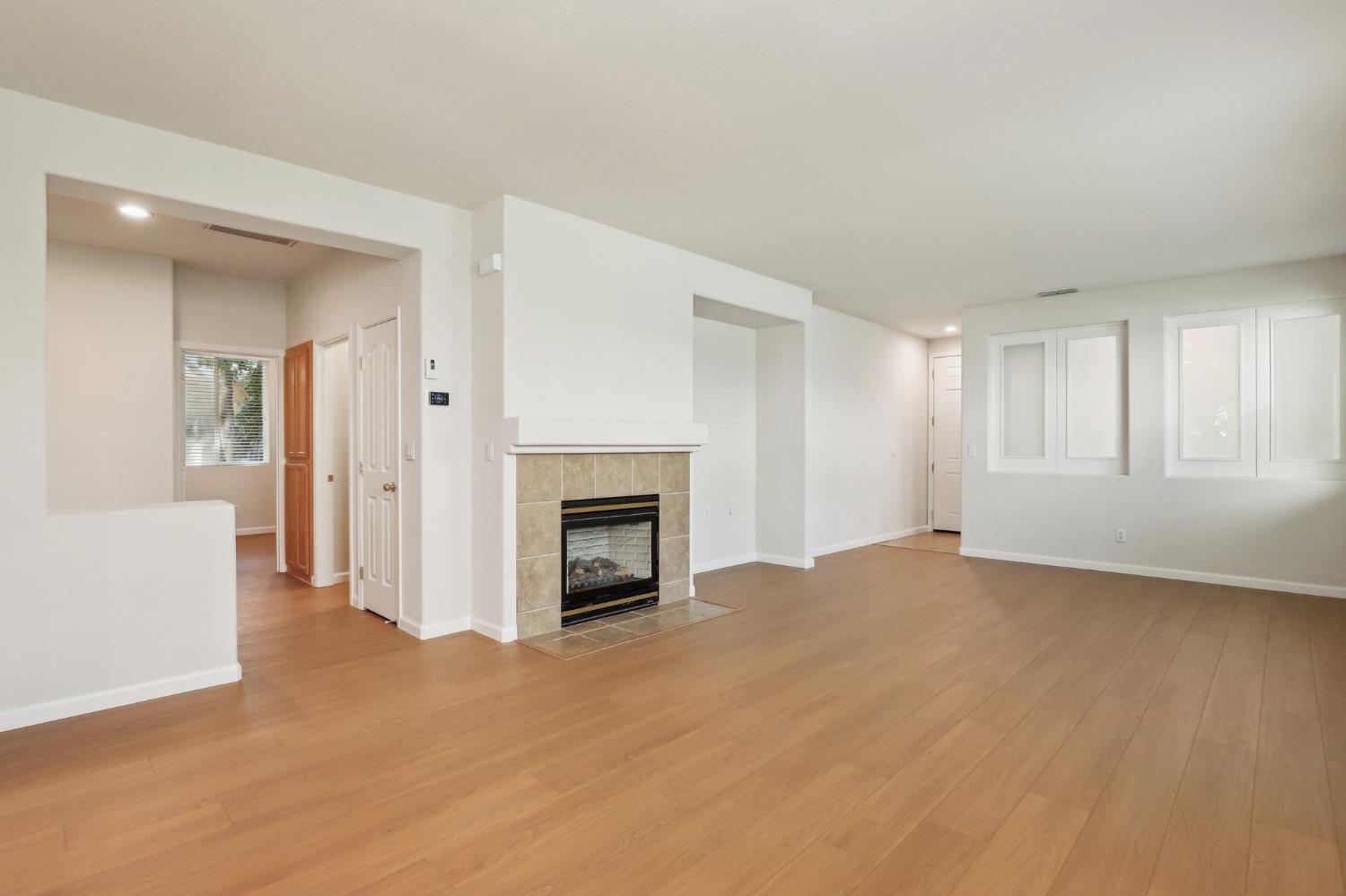 Detail Gallery Image 3 of 43 For 1707 Danbrook Dr, Sacramento,  CA 95835 - 3 Beds | 2 Baths