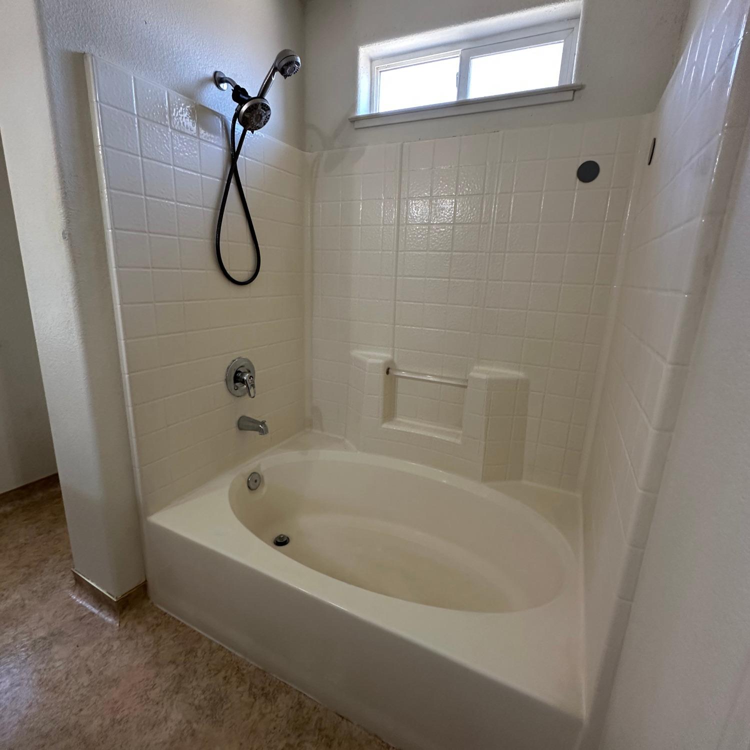 Detail Gallery Image 18 of 23 For 2316 Thaddeous Ct, Escalon,  CA 95320 - 3 Beds | 2/1 Baths