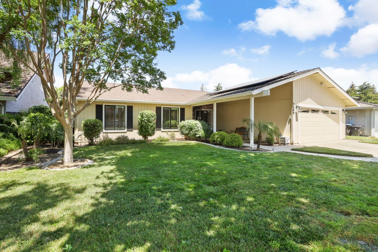 Detail Gallery Image 5 of 62 For 2909 Estate Dr, Stockton,  CA 95209 - 4 Beds | 2 Baths