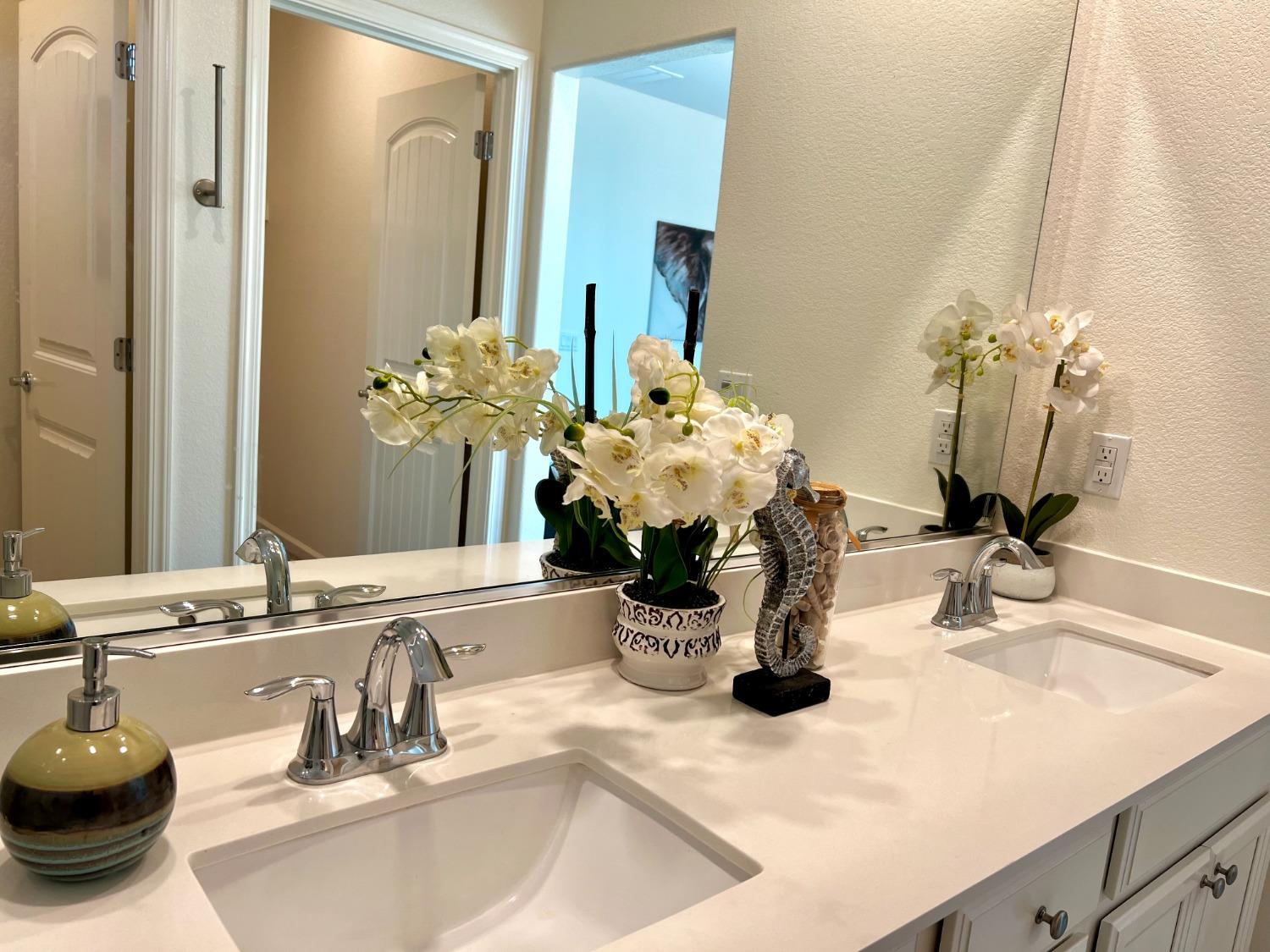 Detail Gallery Image 15 of 29 For 2542 Natomas Crossing Dr, Sacramento,  CA 95834 - 3 Beds | 2/1 Baths