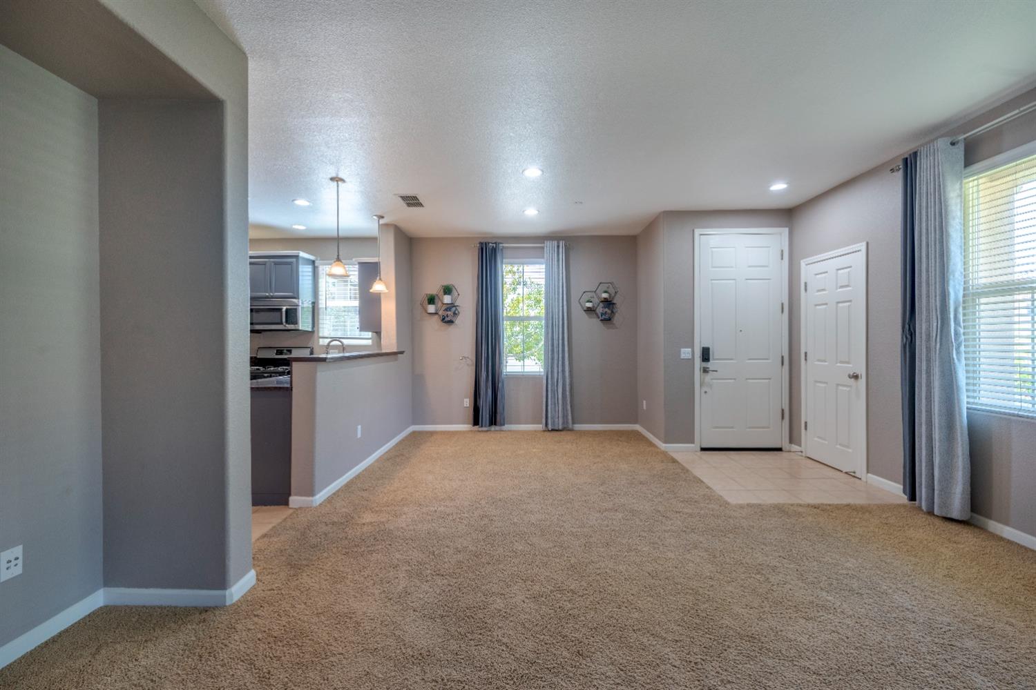 Photo #11: 225058374 Listing: Photo #11
