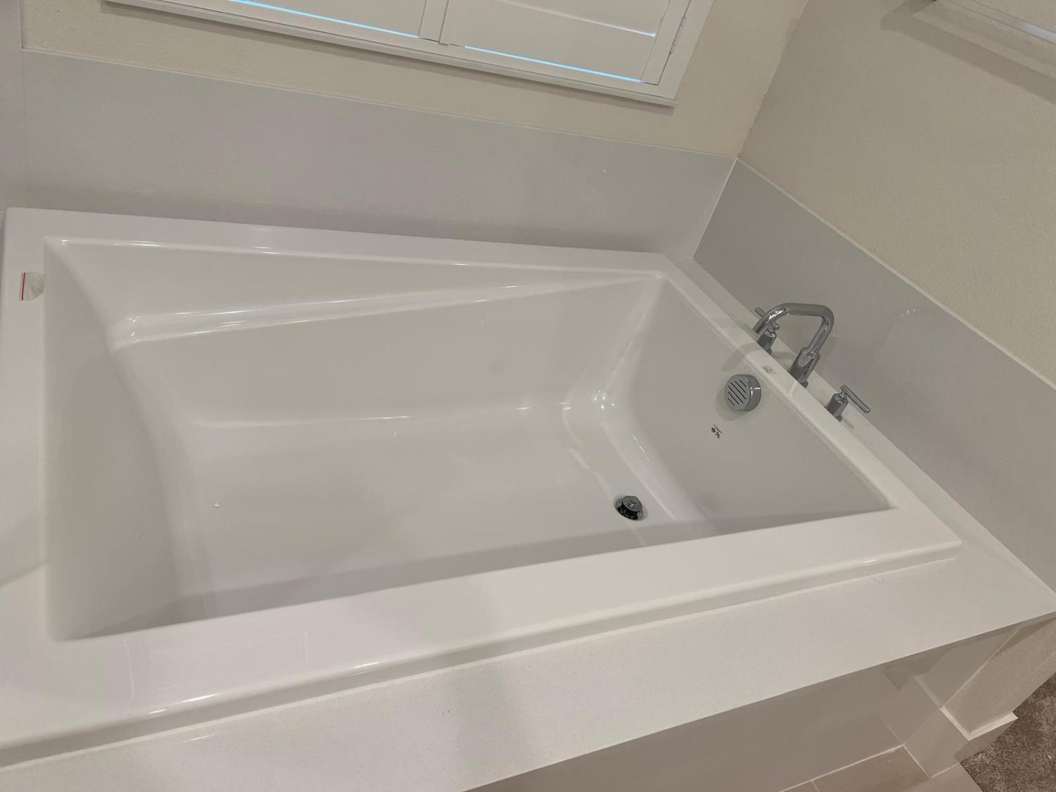 Detail Gallery Image 29 of 44 For 5628 Kusnick Ave, Tracy,  CA 95375 - 5 Beds | 3/1 Baths