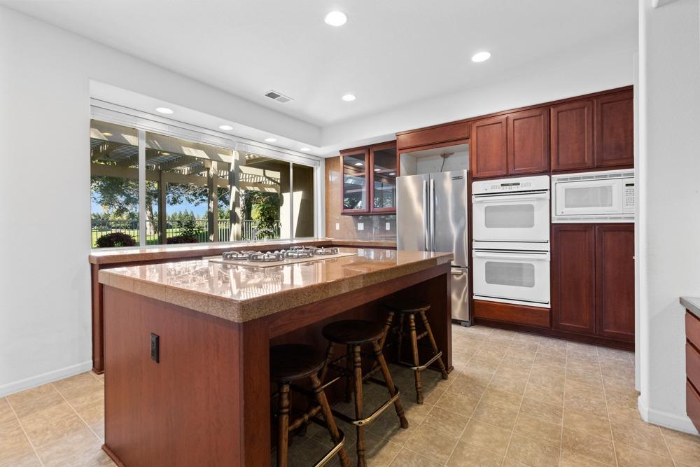 Detail Gallery Image 21 of 56 For 9608 Golf Course Ln, Elk Grove,  CA 95758 - 2 Beds | 2 Baths