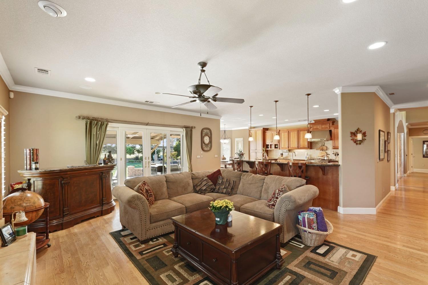 Detail Gallery Image 15 of 63 For 22947 N Samra Hayer Ln, Acampo,  CA 95220 - 4 Beds | 2/1 Baths