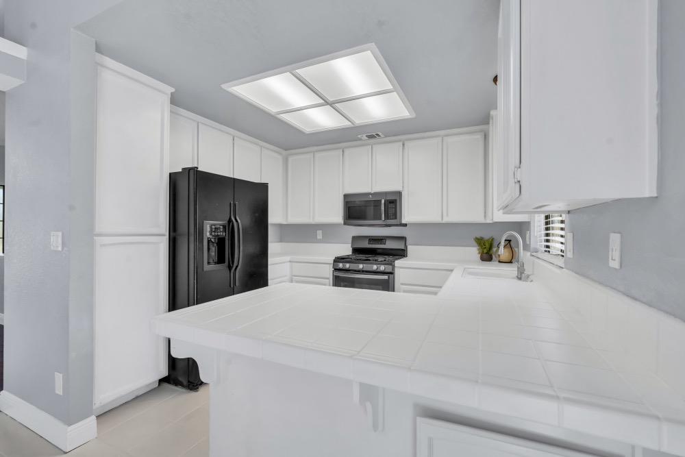 Detail Gallery Image 7 of 46 For 7008 Fall Way, Elk Grove,  CA 95758 - 3 Beds | 2 Baths