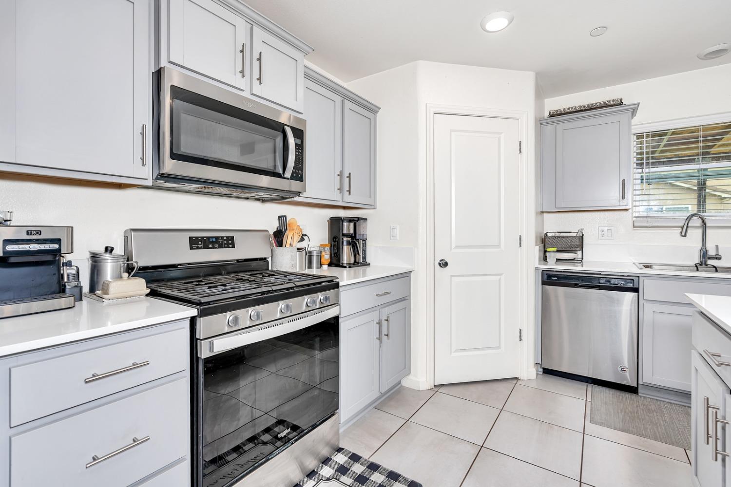 Detail Gallery Image 28 of 57 For 756 Heitz Way, Merced,  CA 95348 - 5 Beds | 3 Baths