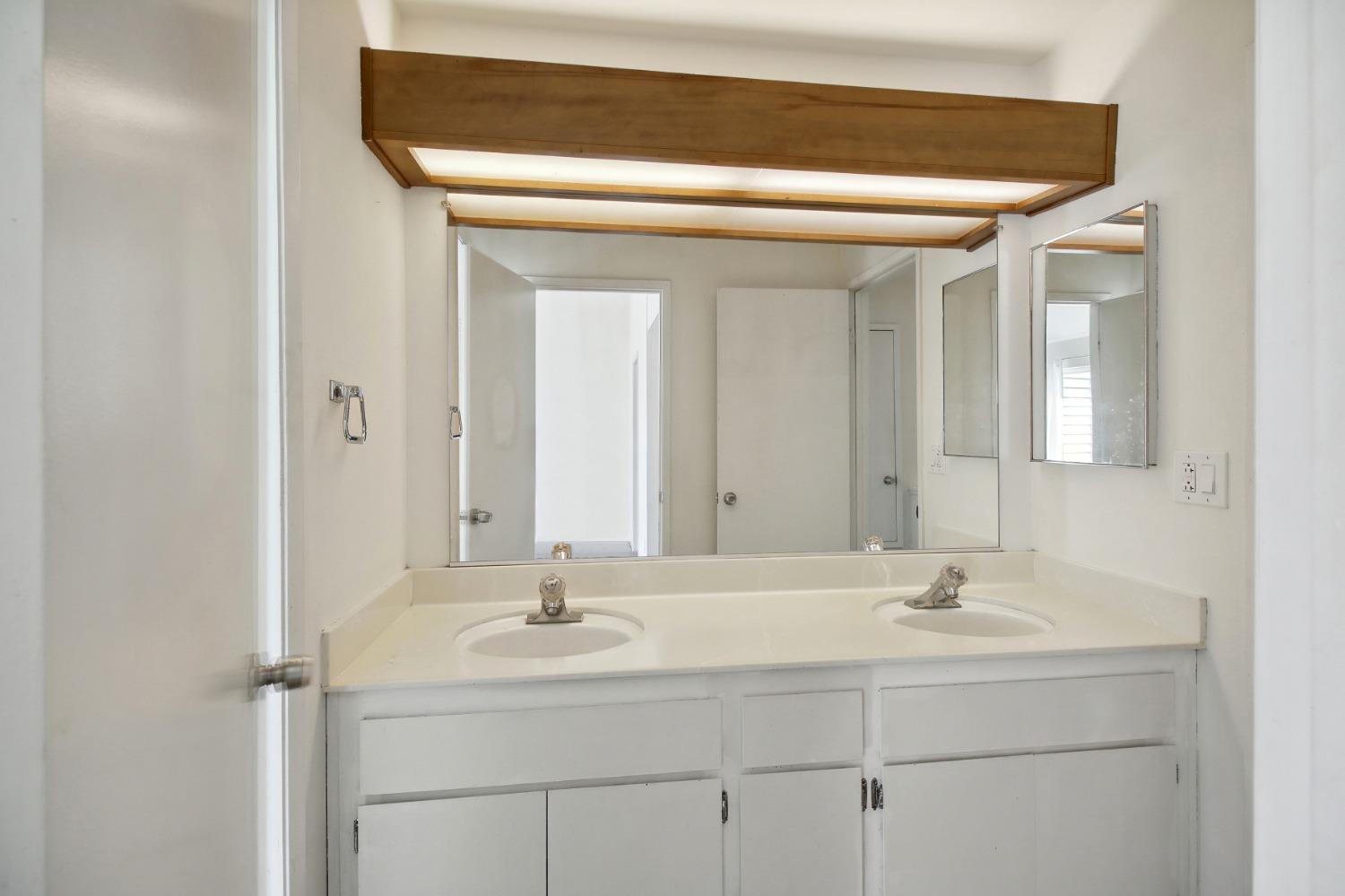 Photo #30: 225057692 Listing: Photo #30