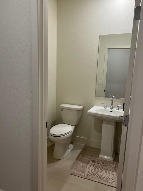 Detail Gallery Image 8 of 44 For 5628 Kusnick Ave, Tracy,  CA 95375 - 5 Beds | 3/1 Baths