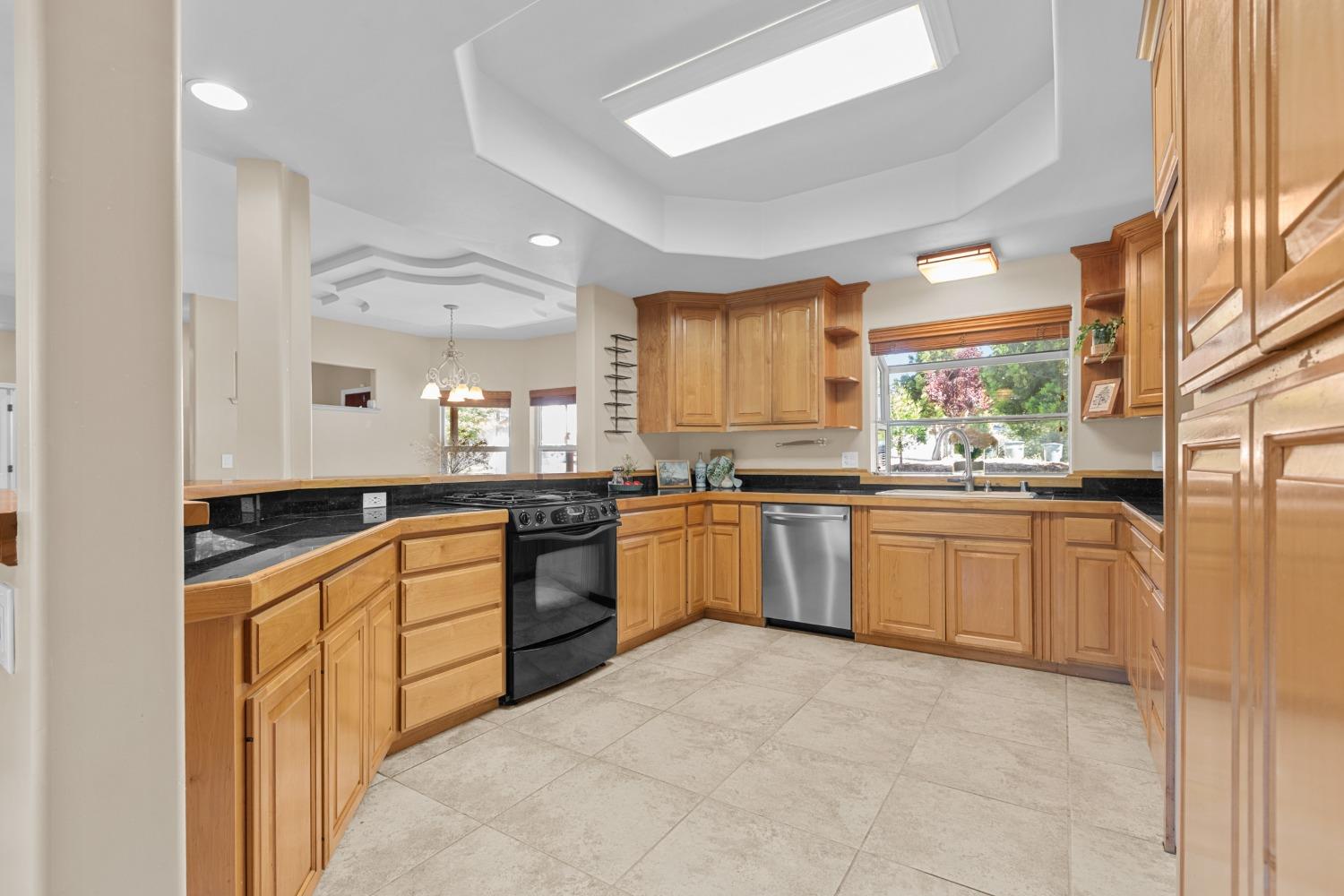 Detail Gallery Image 14 of 49 For 12381 Mierkey Ct, Jackson,  CA 95642 - 4 Beds | 2/1 Baths